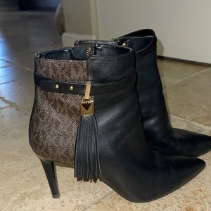 Logo and leather ankle boot